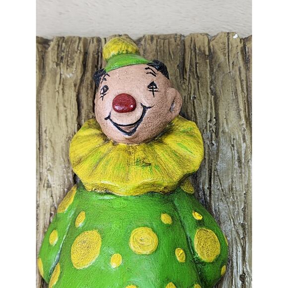 Circus Clown Wall Deco Hanging 80's Ceramic 8" x 6" Green Dots Folk Art Vintage - Picture 2 of 14